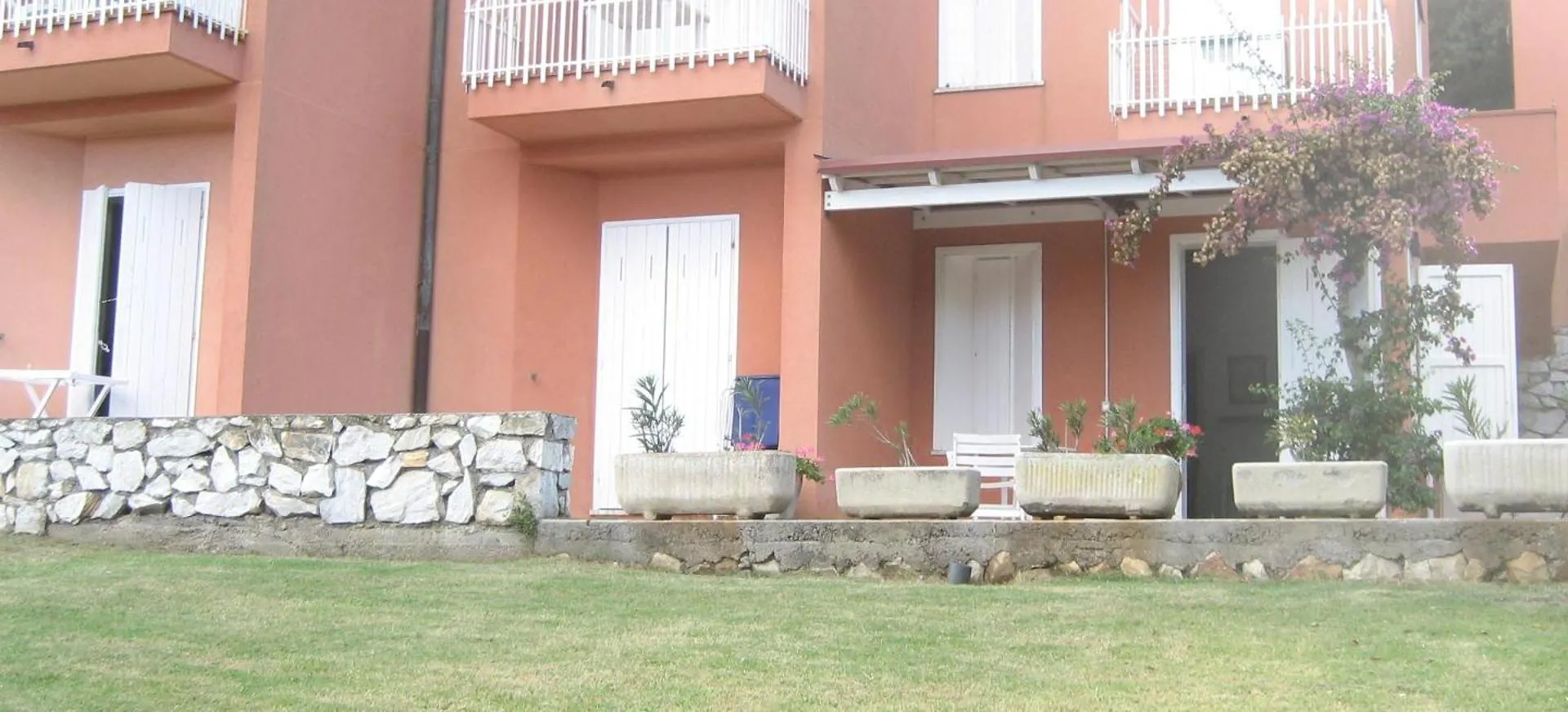 Apartment Grazioso Appartamento Con Piccolo Giardino Capo D'arco Italy