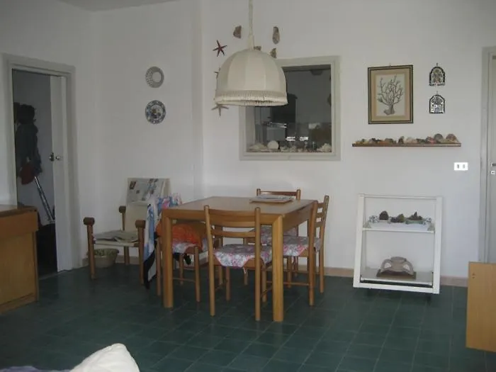 Grazioso Appartamento Con Piccolo Giardino Capo D'arco Apartment