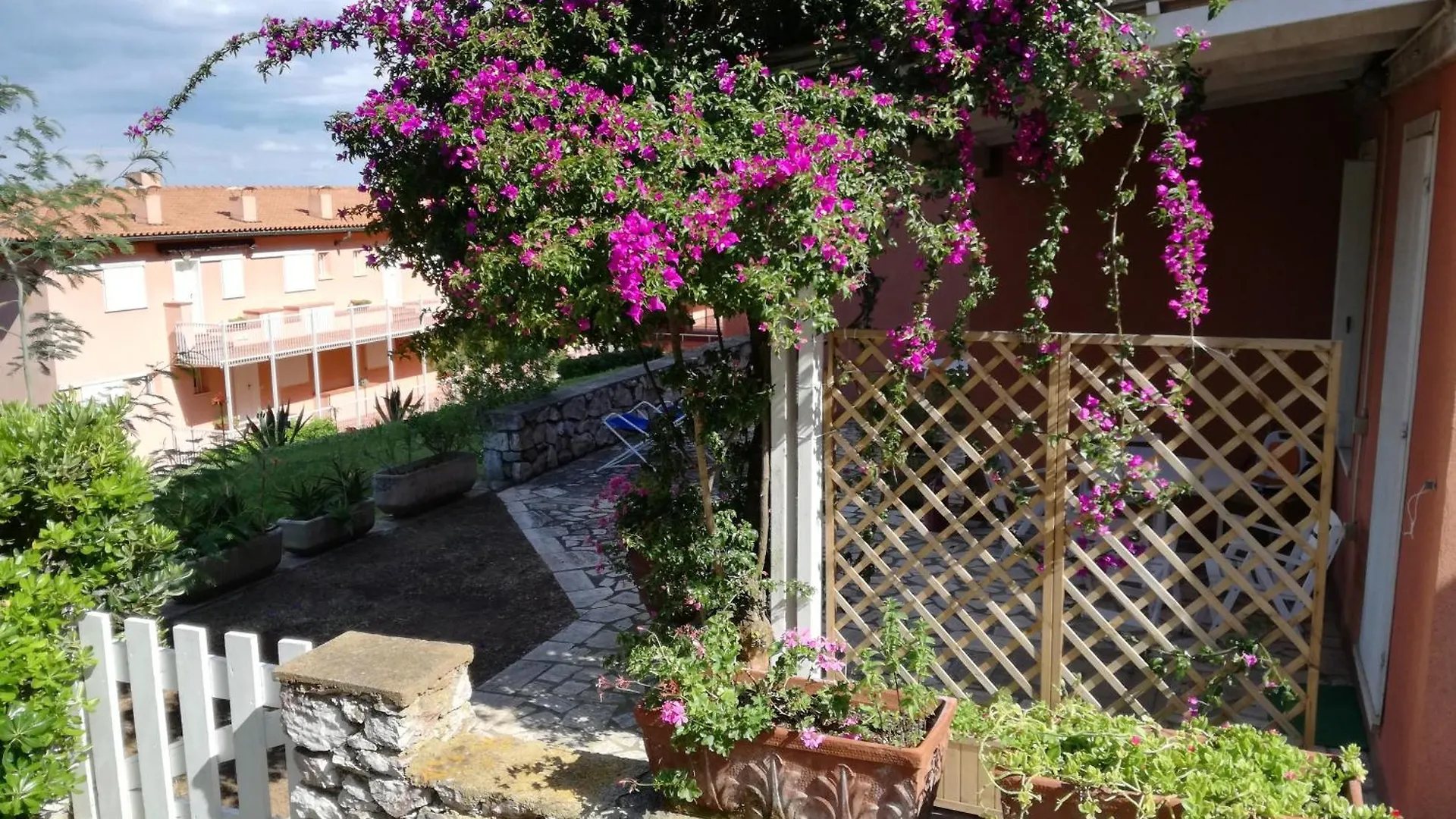 Grazioso Appartamento Con Piccolo Giardino Capo D'arco